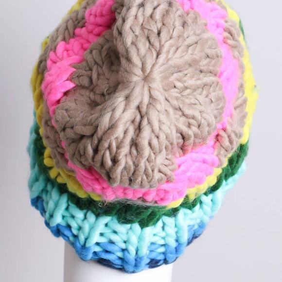 Oversized Chunky Yarn Rainbow Beanie - Picture 2 of 4